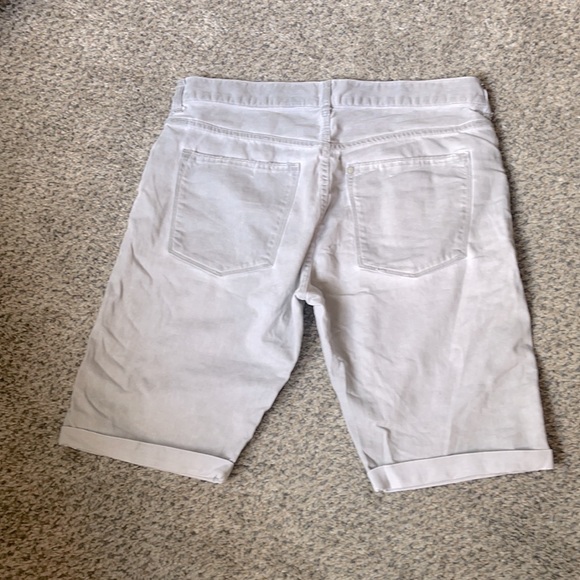 🌴☀️☀️Men’s Denim H&M Shorts☀️☀️🌴 - Picture 2 of 5